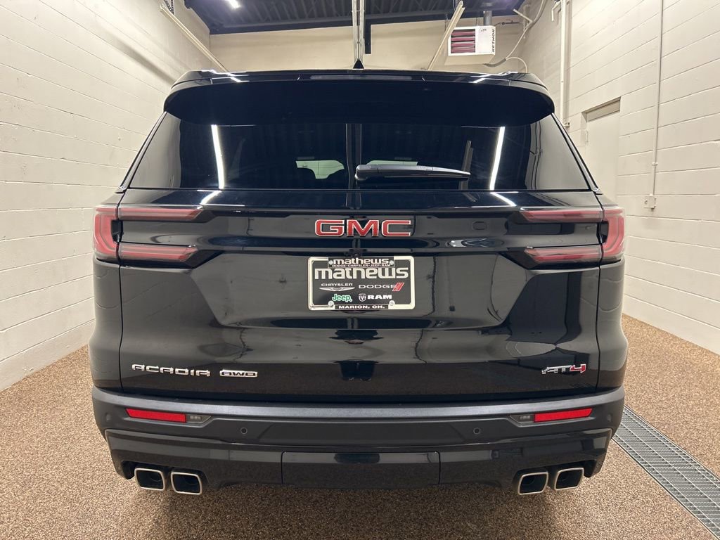 Used 2024 GMC Acadia AT4 w/ Luxury Package image 3