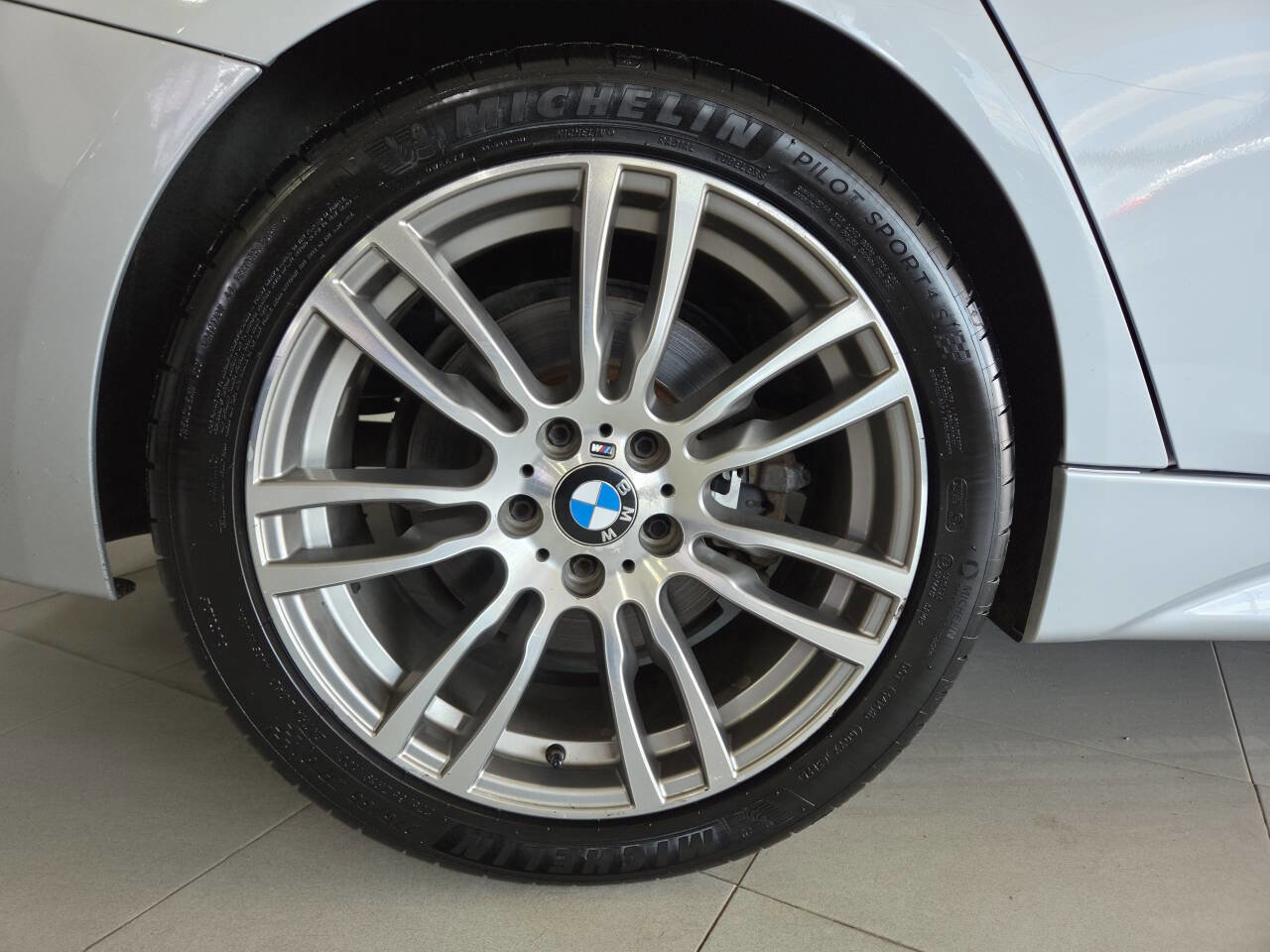 Used 2017 BMW 340i xDrive Sedan AWD/4WD image 10