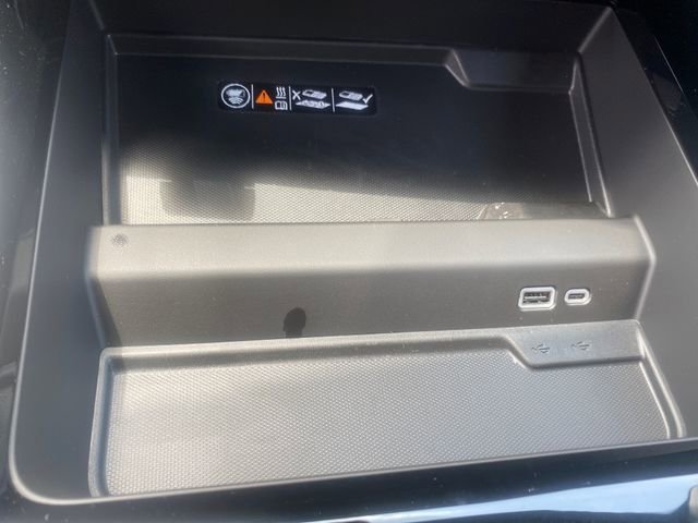 New 2026 Chevrolet Suburban RST w/ Advanced Technology Package AWD/4WD image 35
