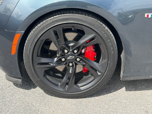 Used 2022 Chevrolet Camaro LT w/ RS Package RWD image 9