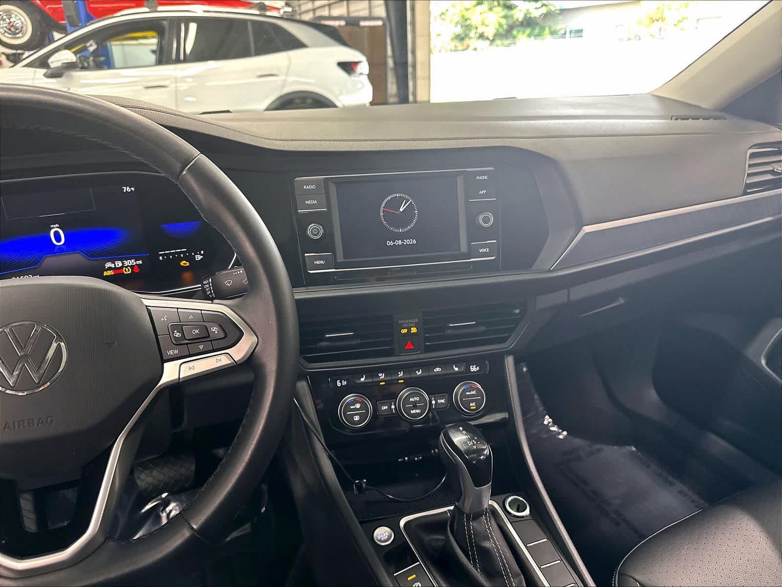 Used 2023 Volkswagen Jetta SE w/ Panoramic Sunroof Package FWD image 12