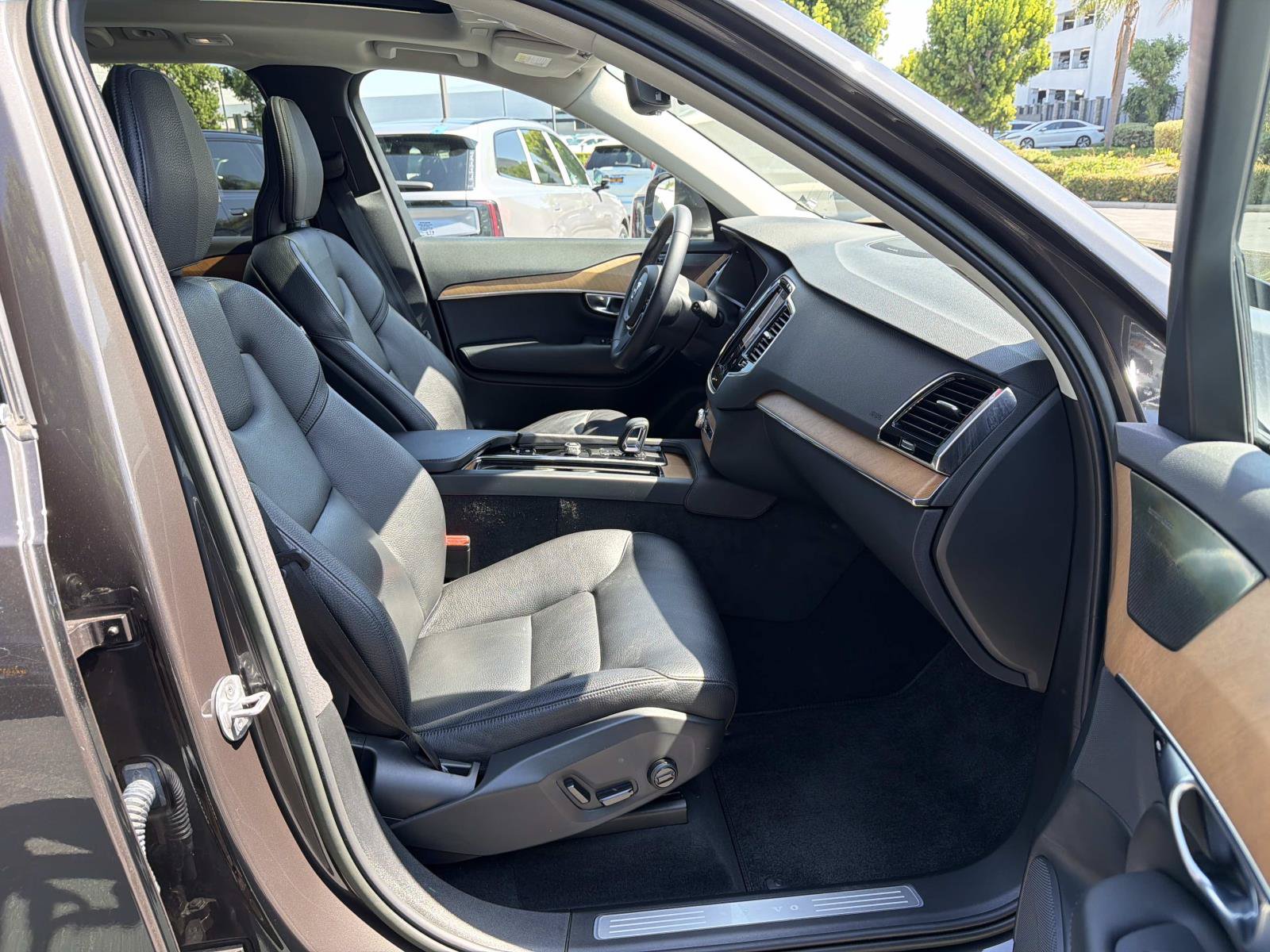 Certified 2023 Volvo XC90 B6 Plus w/ Protection Package Premier AWD/4WD image 26