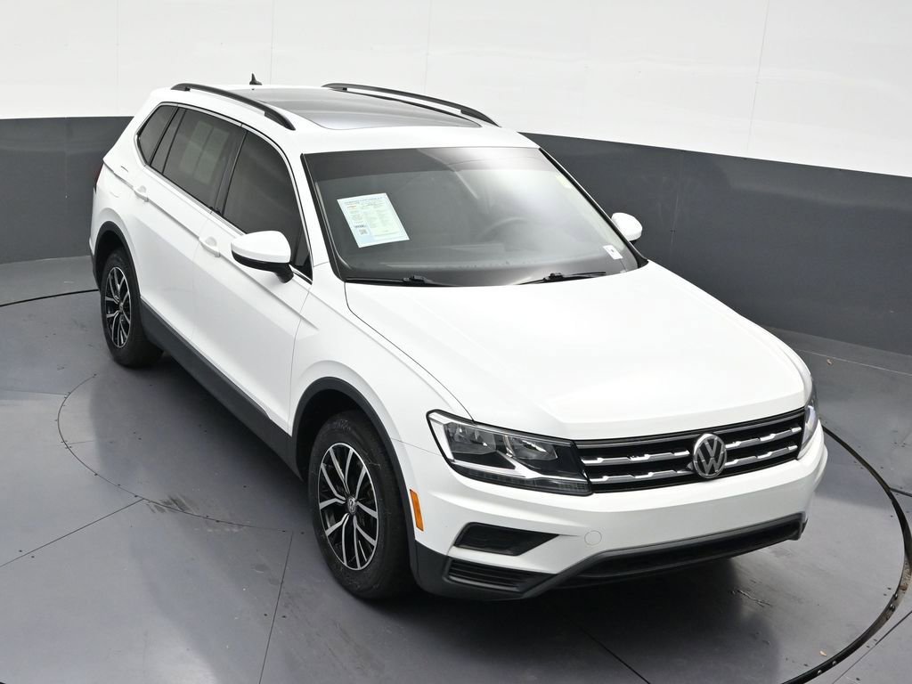 Used 2021 Volkswagen Tiguan SE w/ Panoramic Sunroof Package image 22