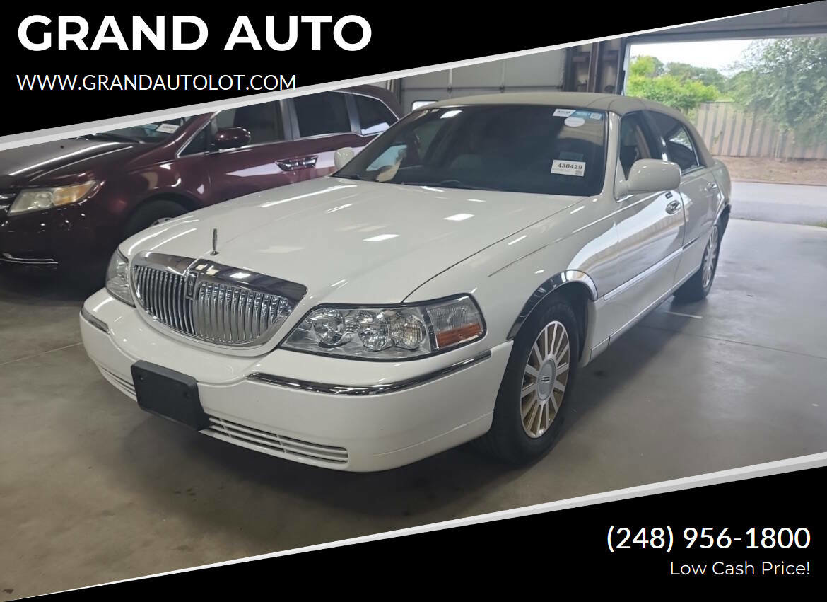 Used 2004 Lincoln Town Car Signature
