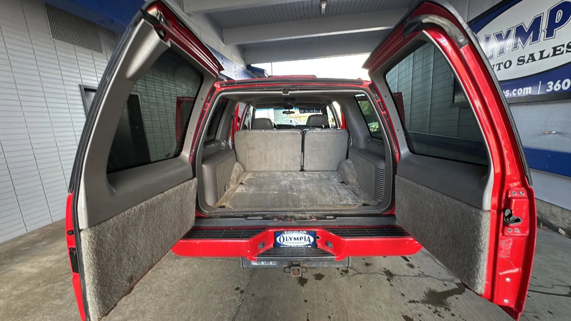 Used 2000 Chevrolet Tahoe Z71 w/ Comfort & Security Pkg AWD/4WD image 18