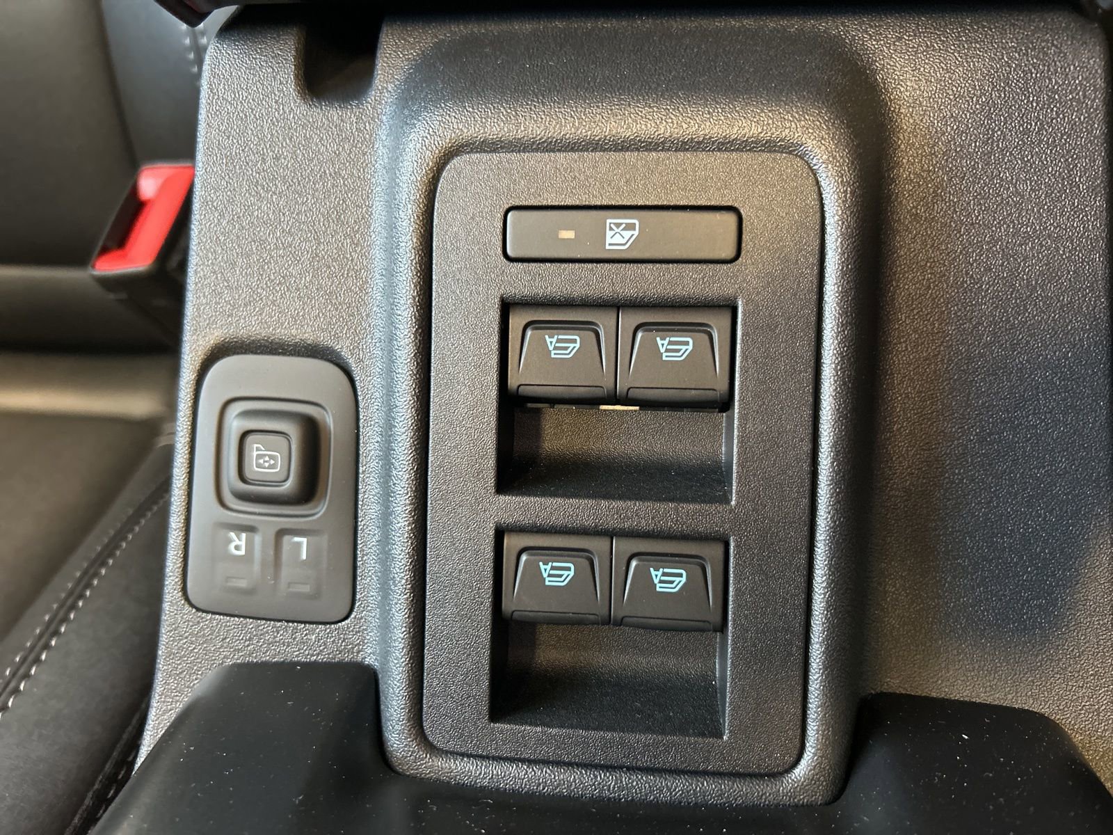 New 2025 Ford Bronco Badlands image 22