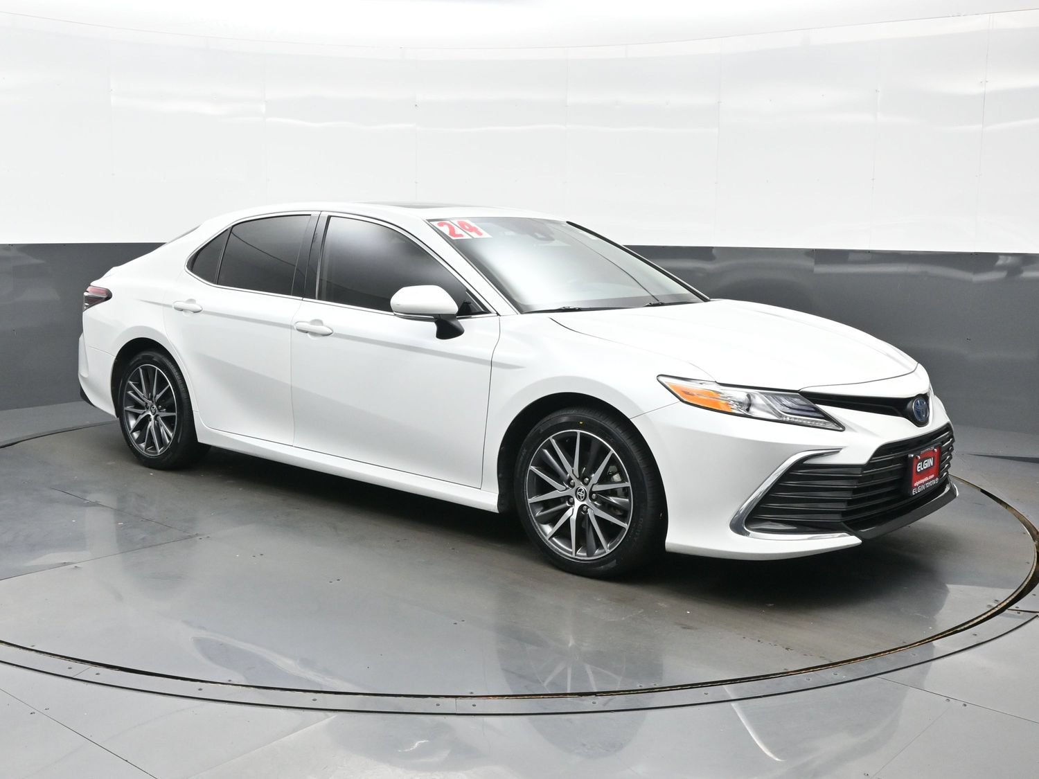 Used 2024 Toyota Camry XLE FWD image 8