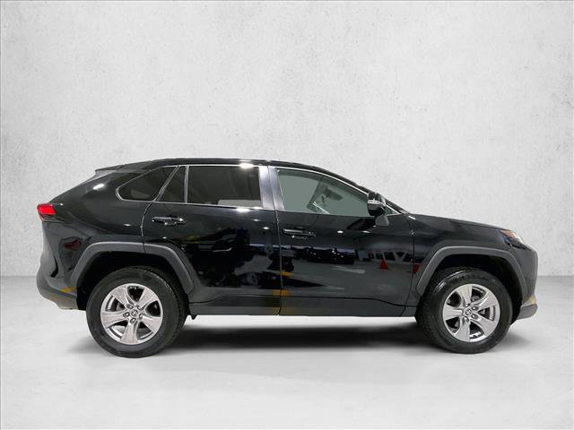 Used 2022 Toyota RAV4 XLE w/ Convenience Package FWD image 5