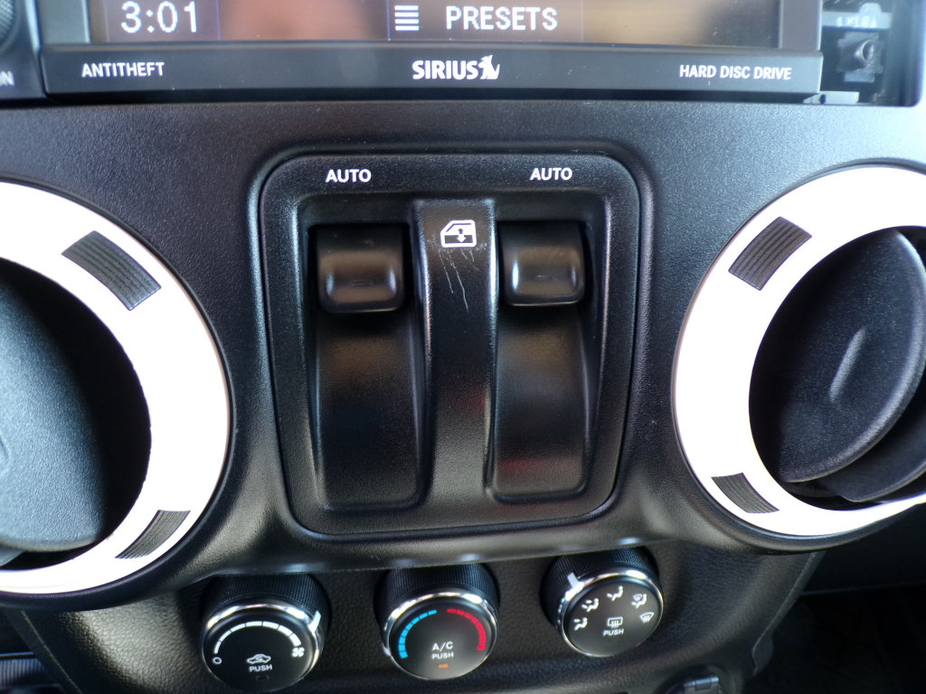 Used 2012 Jeep Wrangler Sahara AWD/4WD image 26
