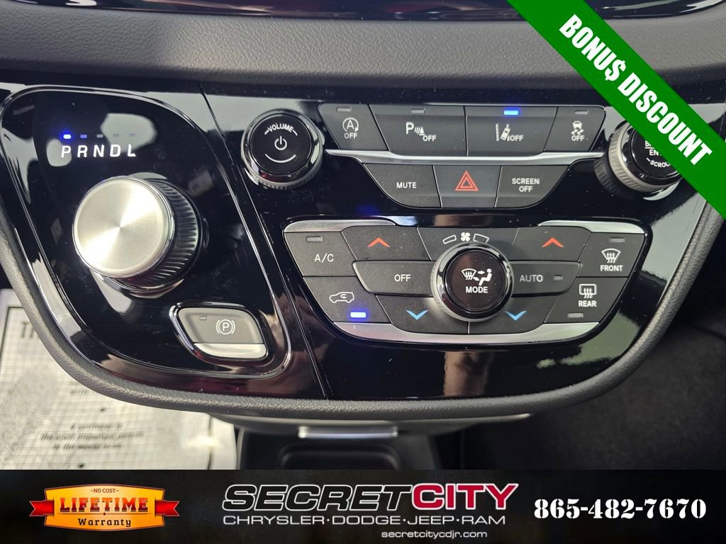 New 2026 Chrysler Voyager LX image 21