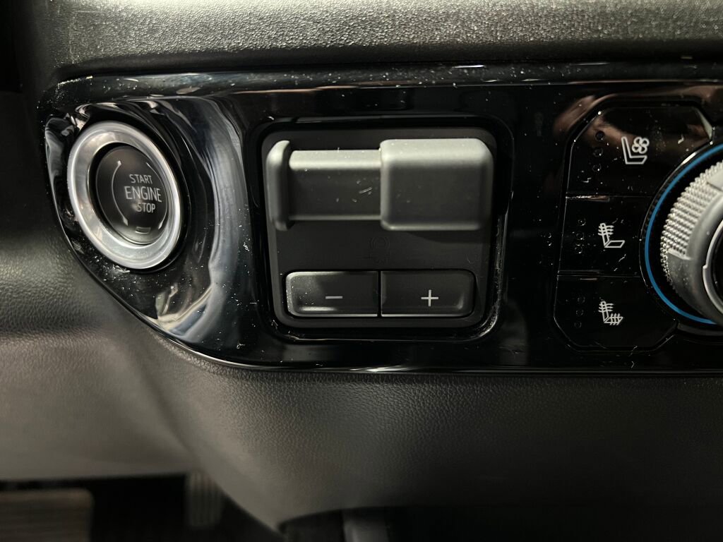 Used 2023 Chevrolet Silverado 1500 LTZ w/ LTZ Premium Package image 15