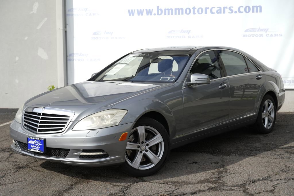 Used 2011 Mercedes-Benz S 550 4MATIC image 2