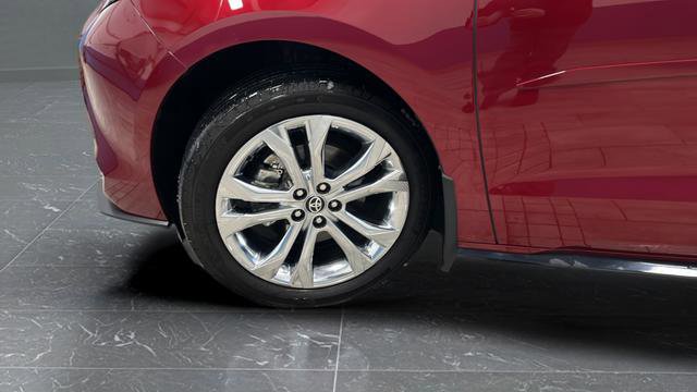 Used 2024 Toyota Sienna Platinum FWD image 40