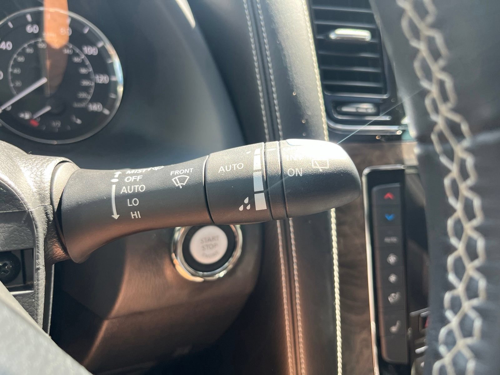 Used 2021 INFINITI QX80 Premium Select w/ All-Season Package RWD image 18
