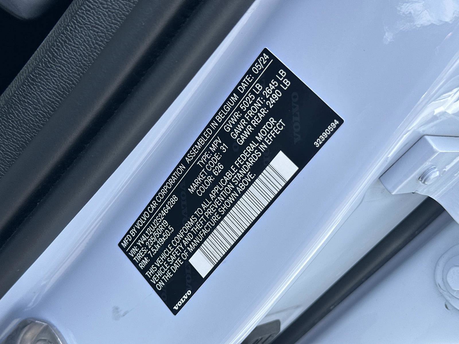 Used 2025 Volvo XC40 B5 Core w/ Climate Package image 29