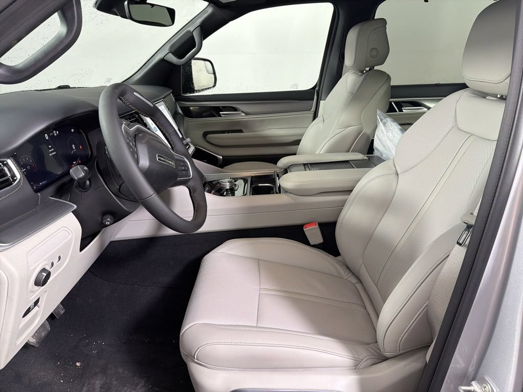 New 2026 Jeep Grand Wagoneer Limited AWD/4WD image 16