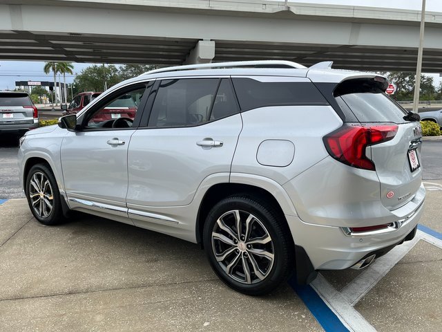 Used 2020 GMC Terrain Denali w/ Denali Premium Package image 4