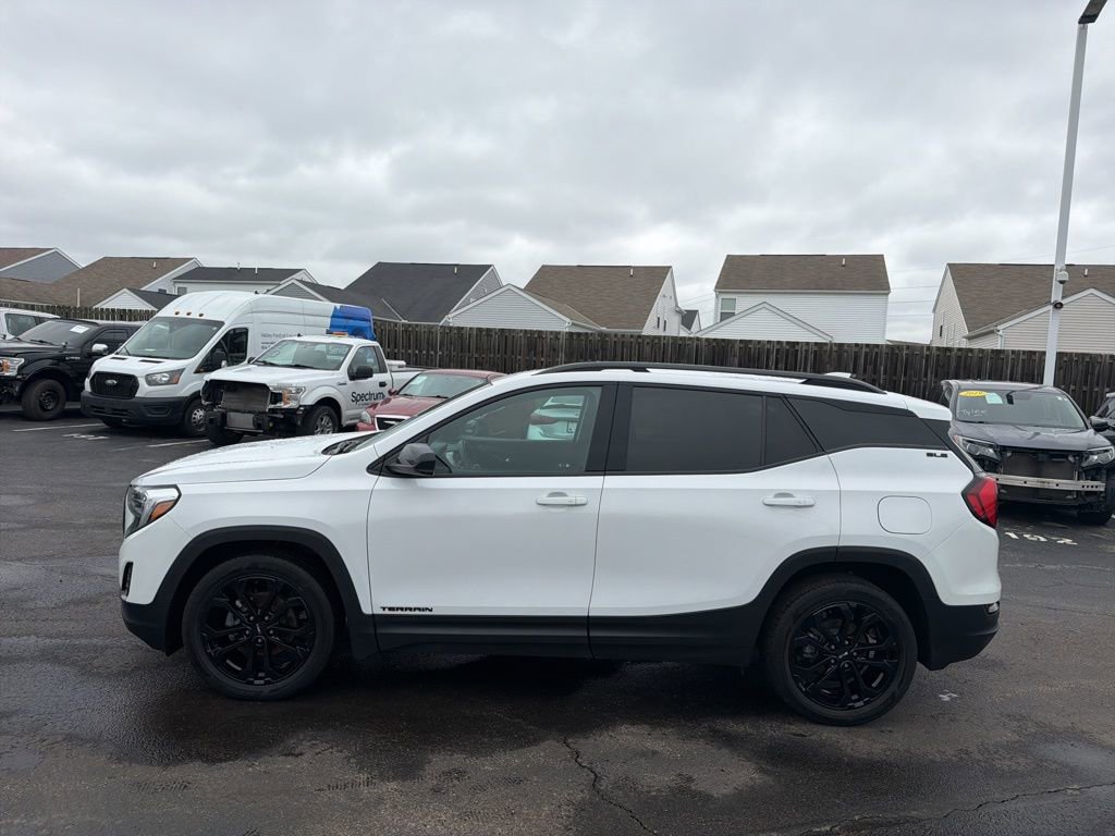 Used 2021 GMC Terrain SLE w/ Driver Convenience Package image 11