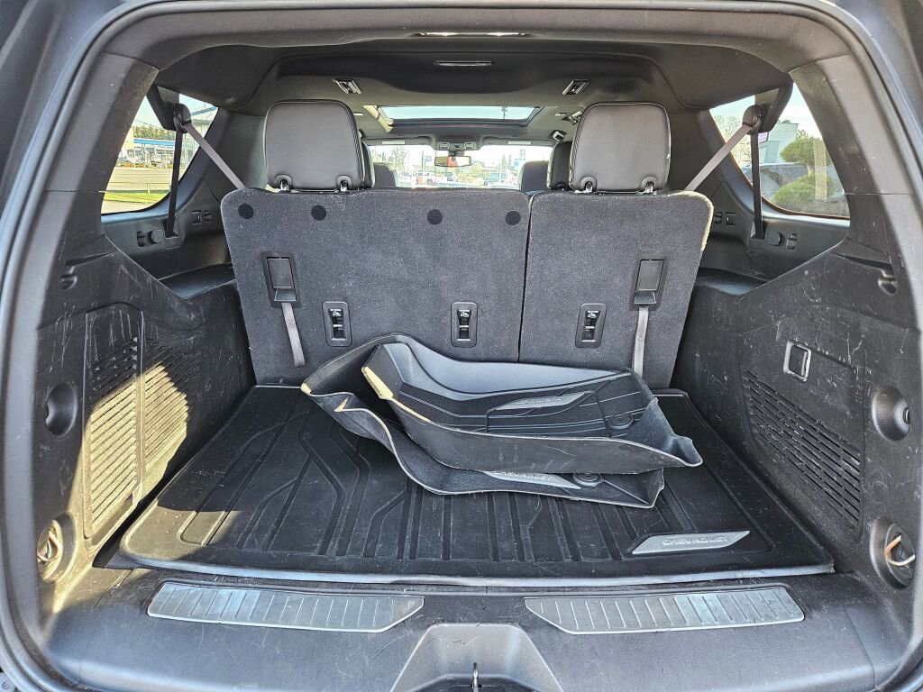 Used 2021 Chevrolet Suburban Z71 AWD/4WD image 16