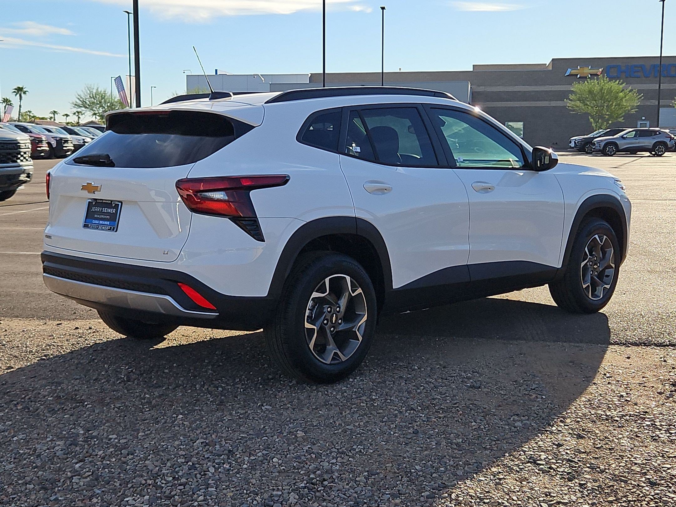 New 2026 Chevrolet Trax LT w/ LT Convenience Package FWD image 8