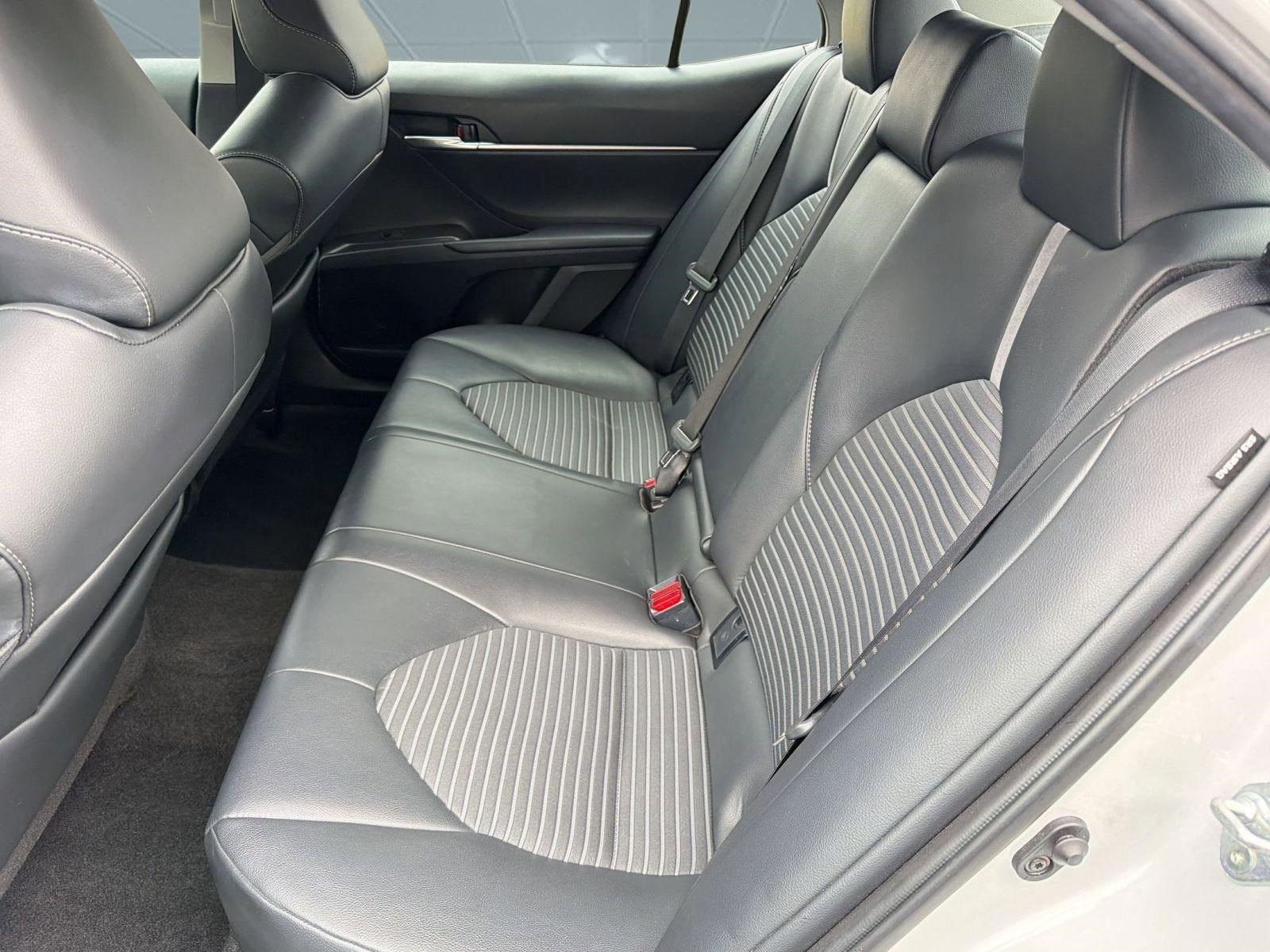 Used 2024 Toyota Camry SE image 15