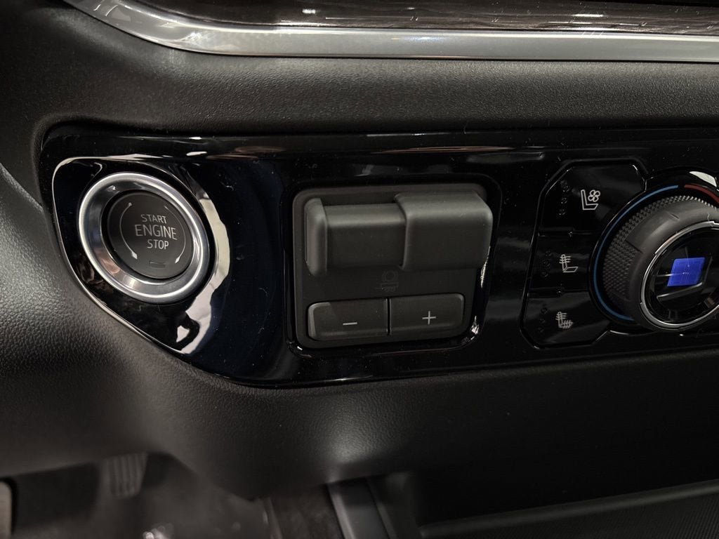 New 2026 Chevrolet Silverado 2500 LTZ w/ LTZ Plus Package AWD/4WD image 21