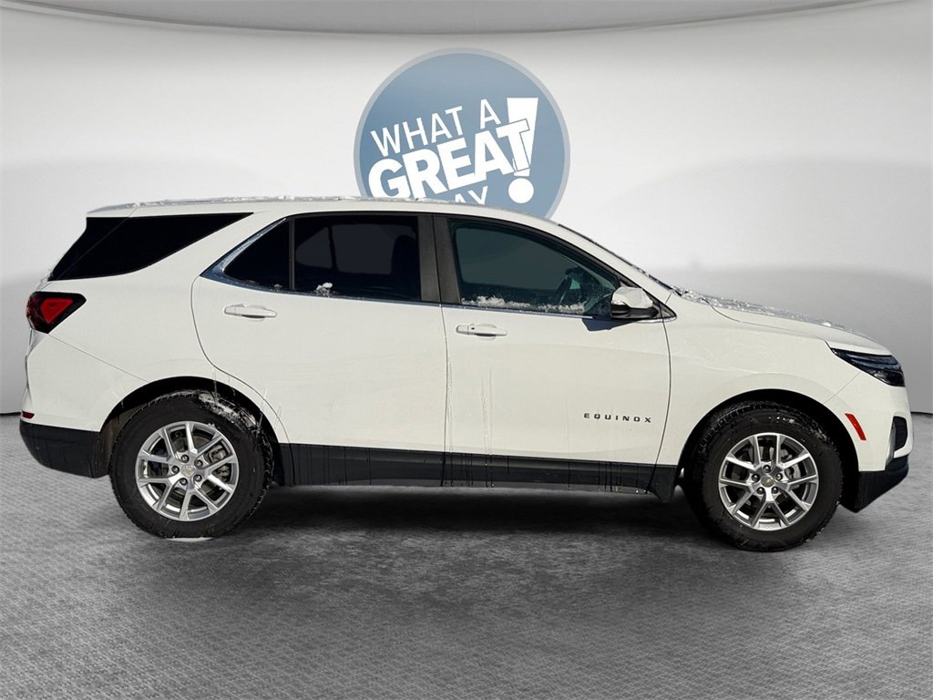 Used 2022 Chevrolet Equinox LT image 2