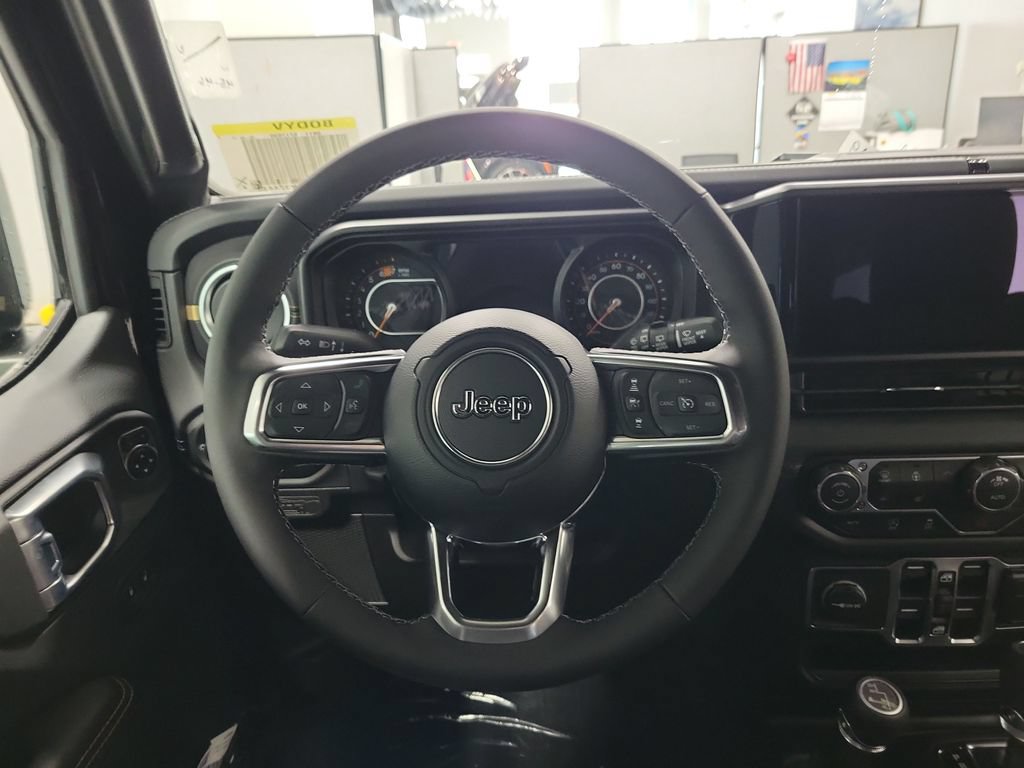 New 2026 Jeep Wrangler Unlimited Sahara w/ Technology Group AWD/4WD image 19