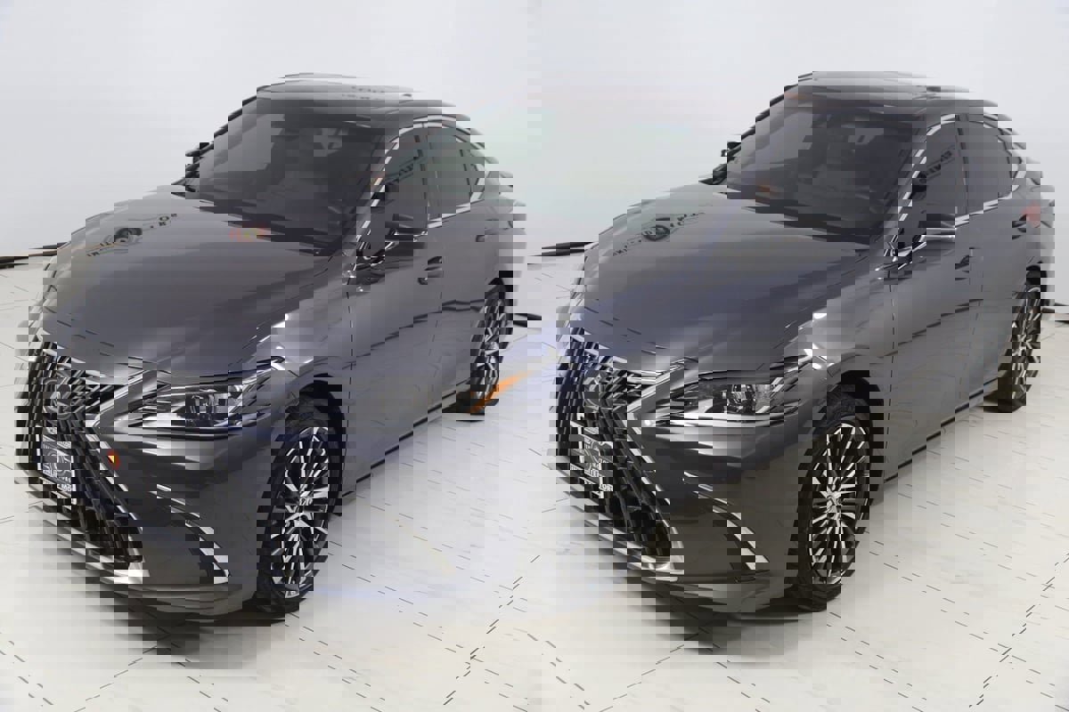 Used 2023 Lexus ES 300h w/ Premium Package image 22