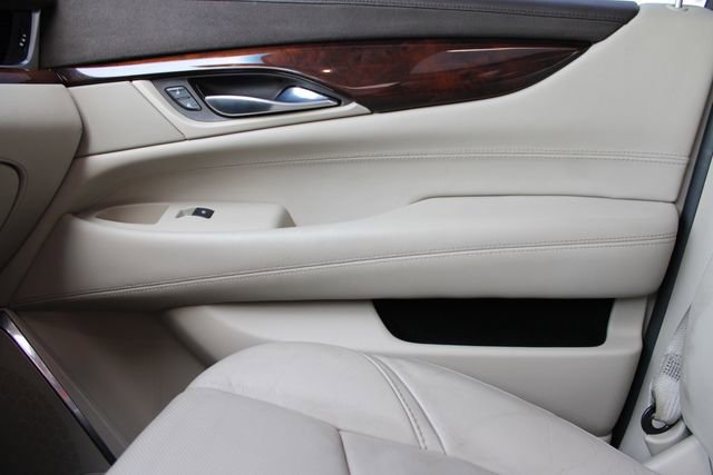 Used 2015 Cadillac Escalade ESV Premium AWD/4WD image 23