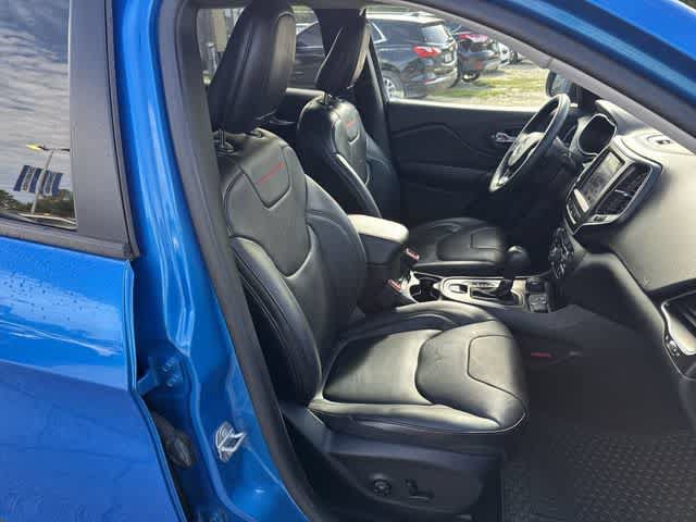 Used 2019 Jeep Cherokee Trailhawk AWD/4WD image 19