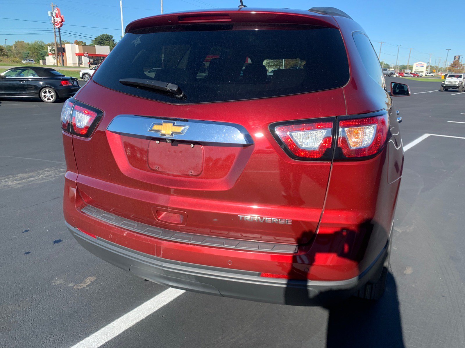 Used 2015 Chevrolet Traverse LT w/ Style and Technology Package FWD image 4