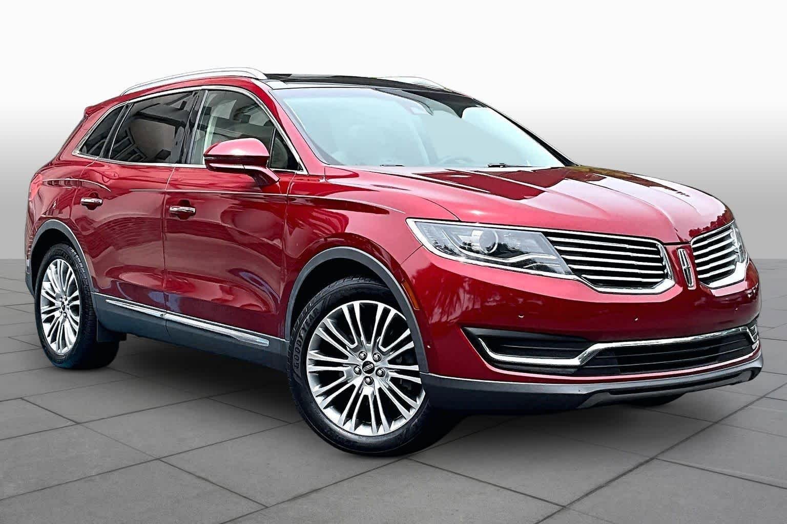 Used 2018 Lincoln MKX Reserve w/ Driver Assistance Package FWD image 3