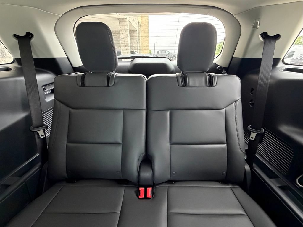New 2026 Ford Explorer Active w/ Active Comfort Package RWD image 24