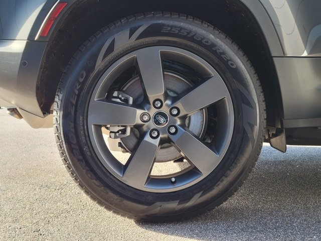 Used 2025 Land Rover Defender 110 S image 14