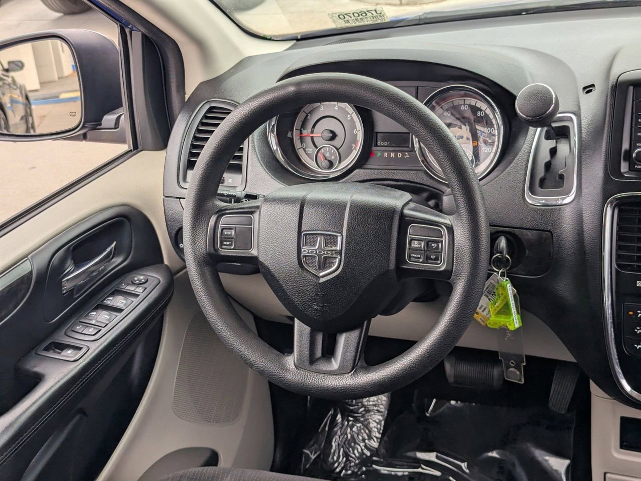 Used 2018 Dodge Grand Caravan SE image 11