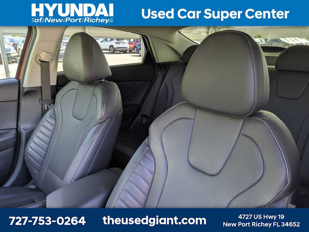 Certified 2022 Hyundai Elantra Limited FWD image 7