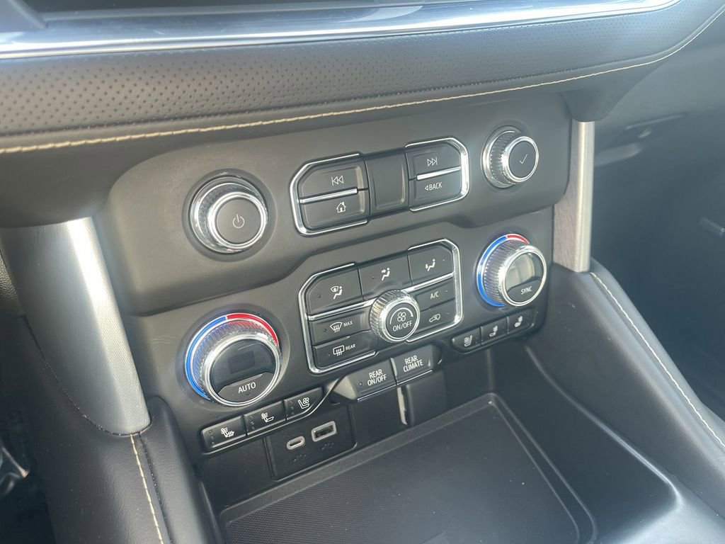 Used 2023 GMC Yukon SLT AWD/4WD image 17