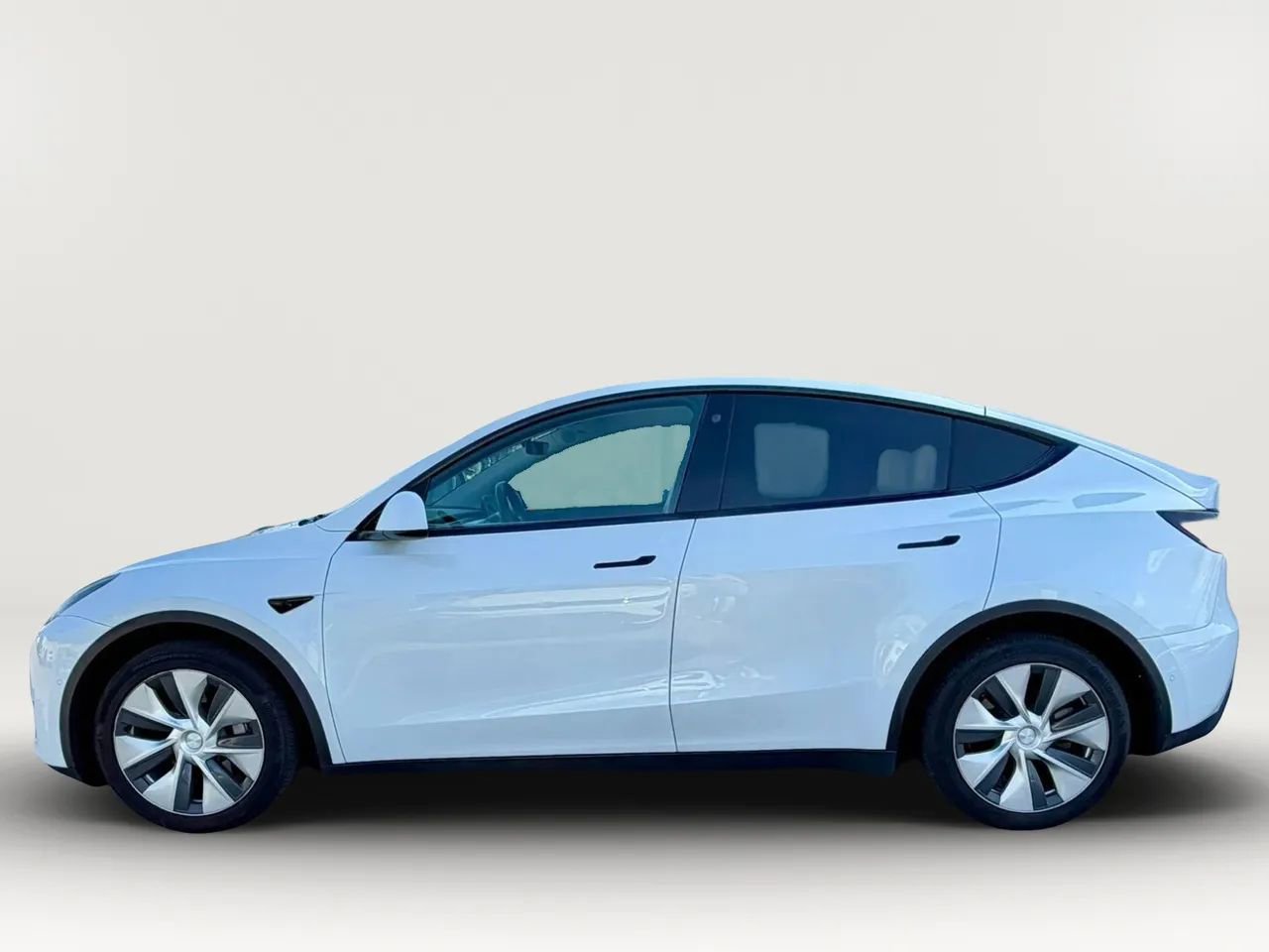 Used 2021 Tesla Model Y Long Range image 4