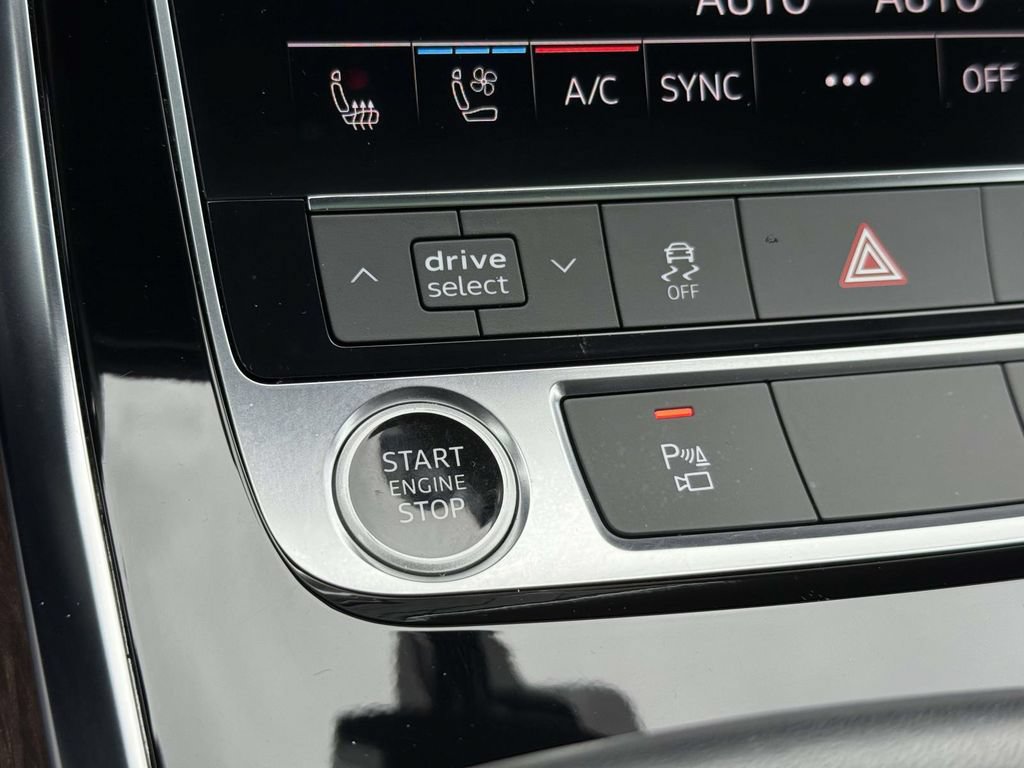 Used 2022 Audi Q8 Premium Plus w/ Premium Plus Package AWD/4WD image 27