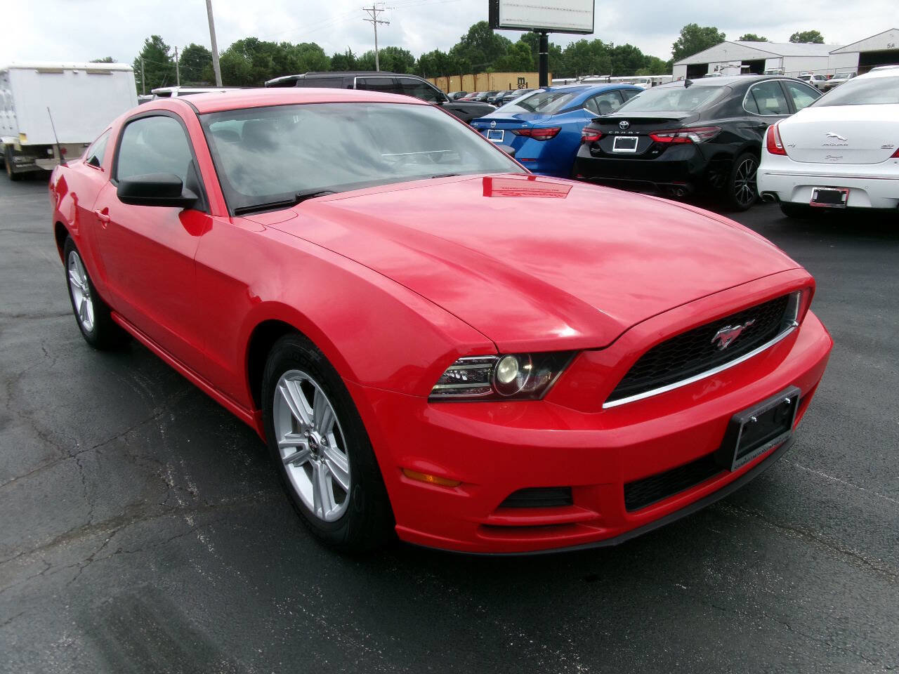 Used 2014 Ford Mustang Coupe RWD image 2