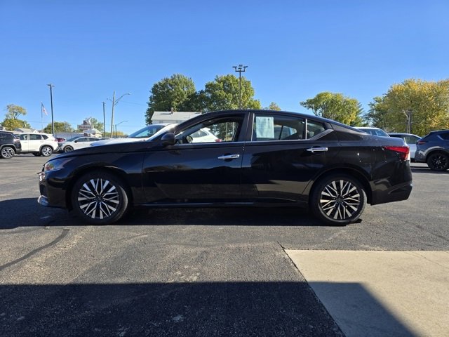 Used 2024 Nissan Altima 2.5 SV image 4