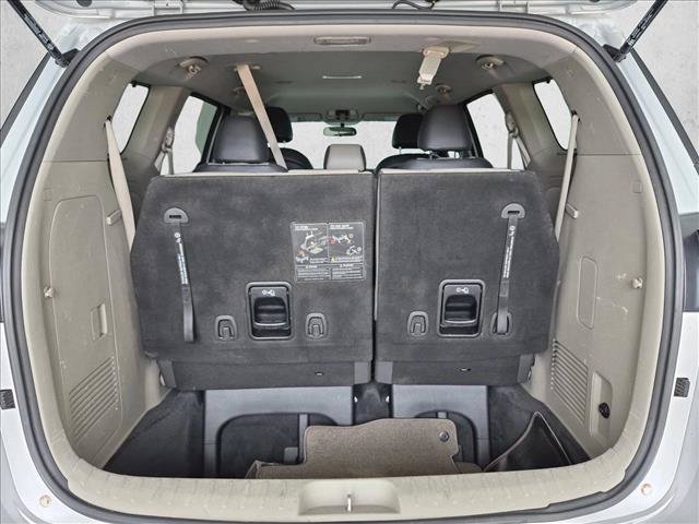 Used 2017 Kia Sedona LX w/ LX Essentials Premium Package FWD image 6