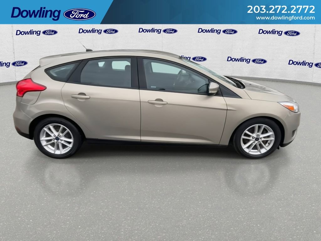 Used 2016 Ford Focus SE w/ SE Cold Weather Package image 5