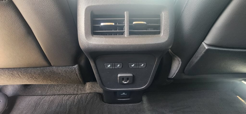 Used 2019 GMC Terrain Denali w/ Advanced Safety Package FWD image 19