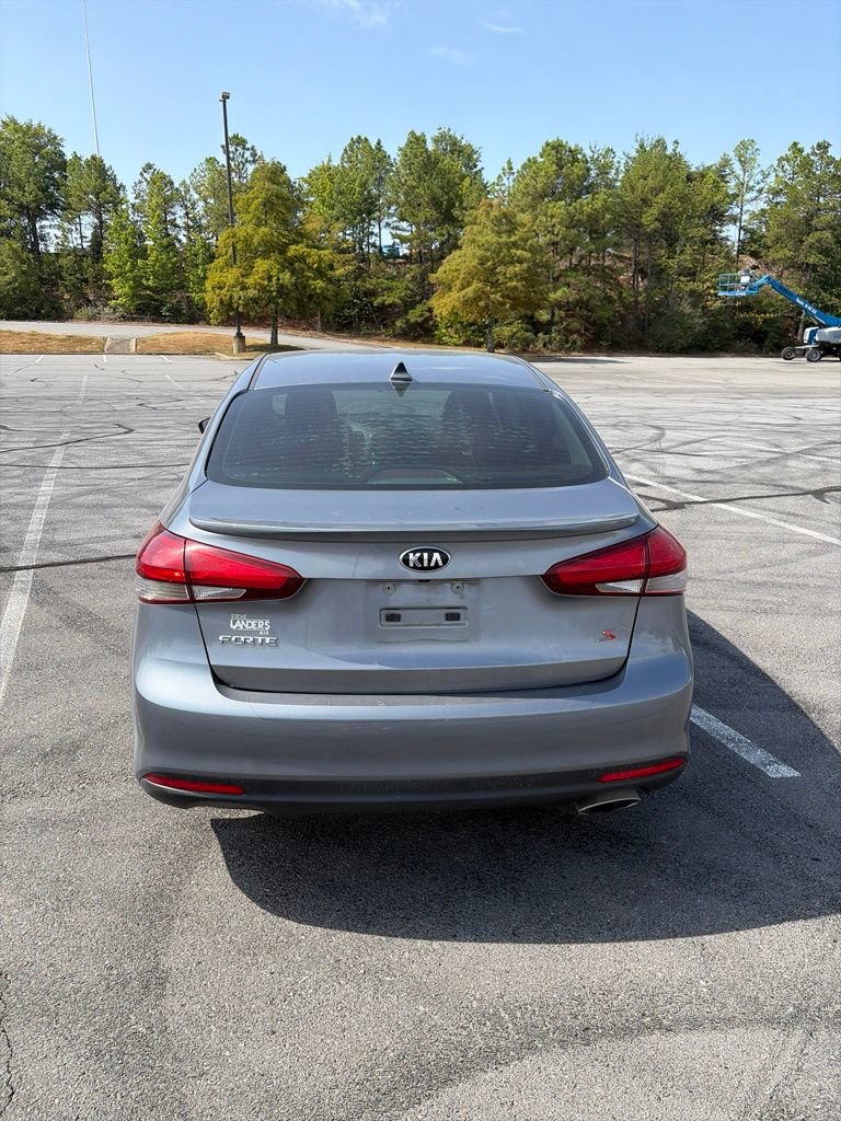 Used 2017 Kia Forte S w/ S Technology Package FWD image 4