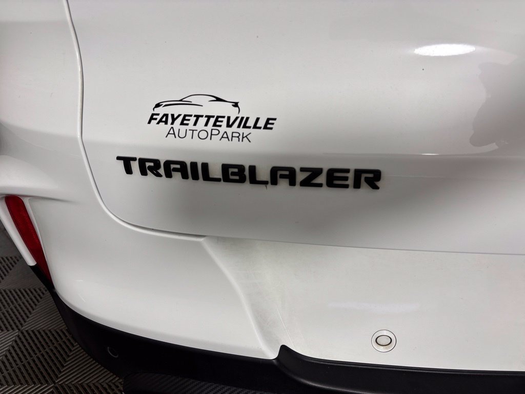 Used 2024 Chevrolet TrailBlazer RS w/ Convenience Package FWD image 5