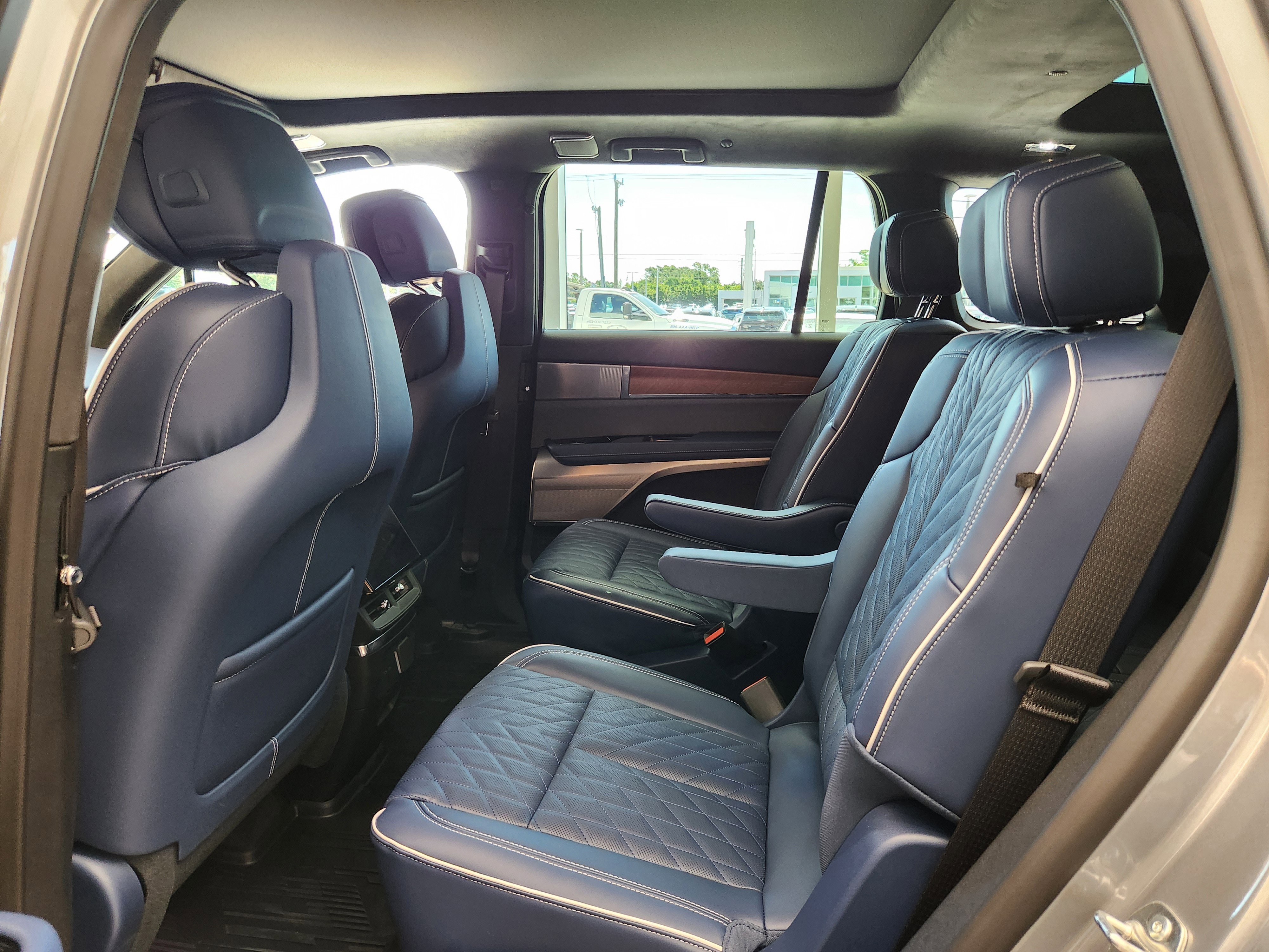 New 2026 Cadillac Vistiq Premium Luxury w/ LPO, Floor Liner Package AWD/4WD image 17