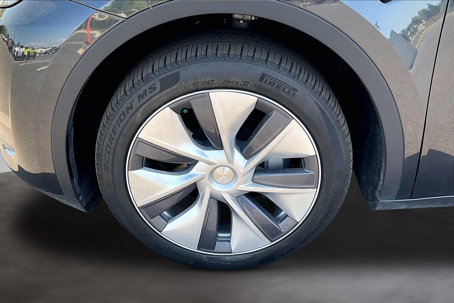 Used 2024 Tesla Model Y Long Range AWD/4WD image 34
