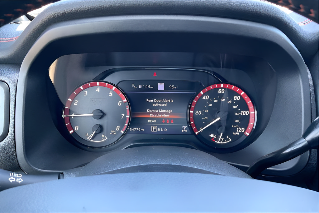 Used 2024 Nissan Titan PRO-4X w/ Pro-4x Convenience Package AWD/4WD image 12